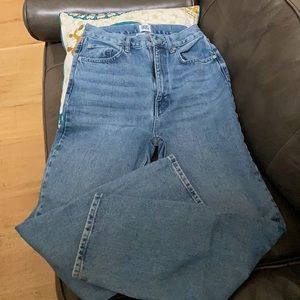 BDG high rise baggy jeans size 28. Like new